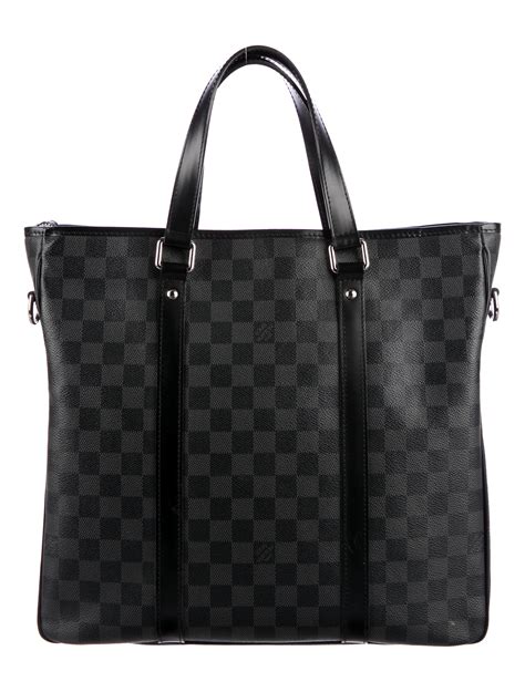 damier graphite louis vuitton.